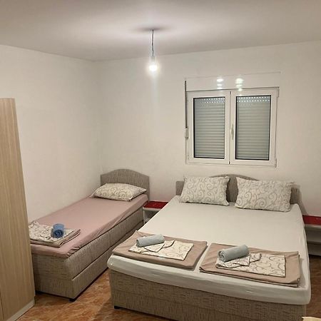 Apartmani Neda Bane Petrovac エクステリア 写真