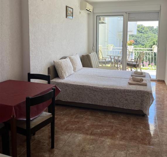 Apartmani Neda Bane Petrovac エクステリア 写真