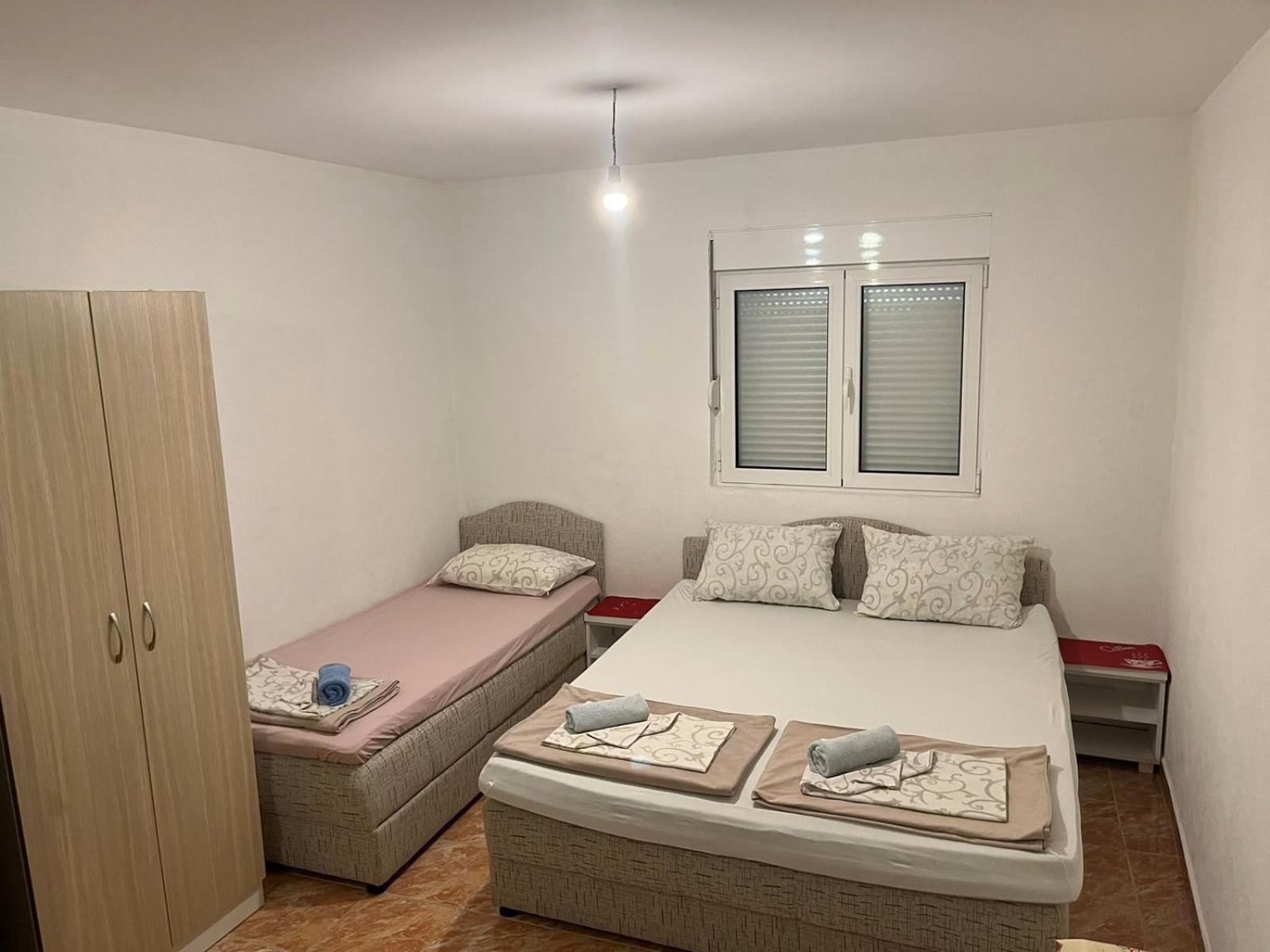 Apartmani Neda Bane Petrovac エクステリア 写真