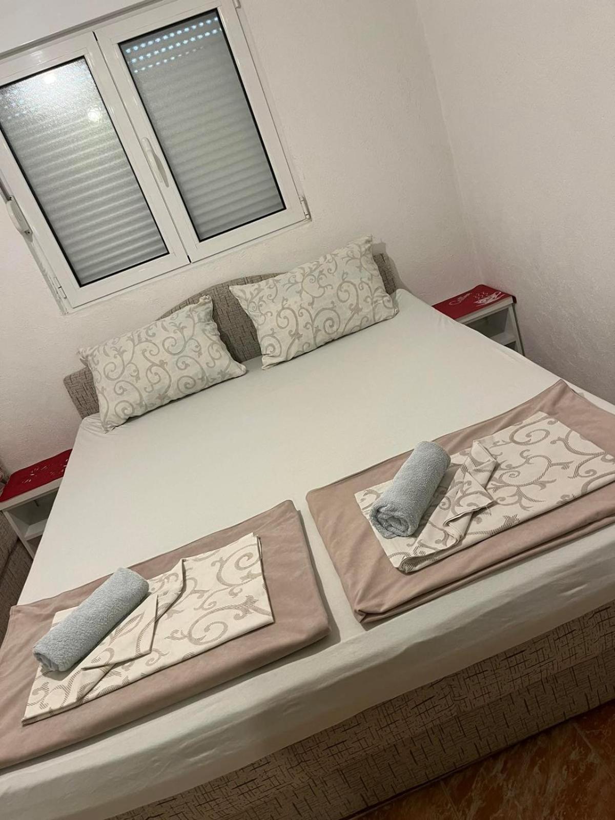 Apartmani Neda Bane Petrovac エクステリア 写真