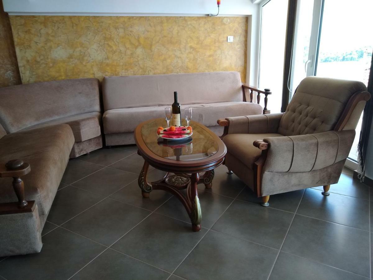 Apartmani Neda Bane Petrovac エクステリア 写真
