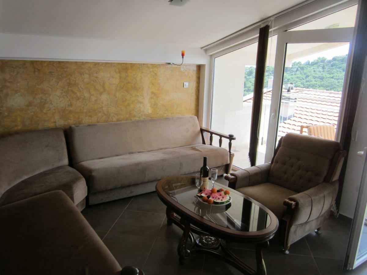 Apartmani Neda Bane Petrovac エクステリア 写真