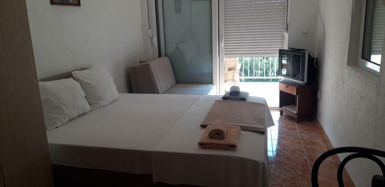 Apartmani Neda Bane Petrovac エクステリア 写真