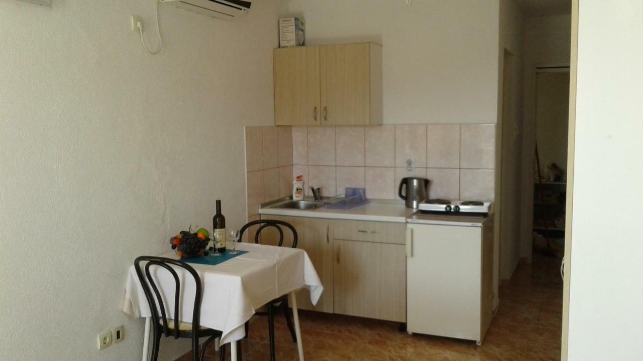 Apartmani Neda Bane Petrovac エクステリア 写真